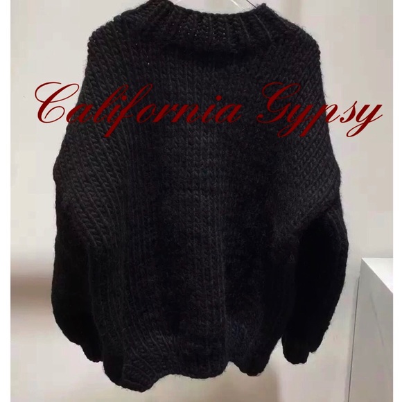 LAST ONE Oversized Knit Heart Sweater ❤️ - Picture 6 of 6